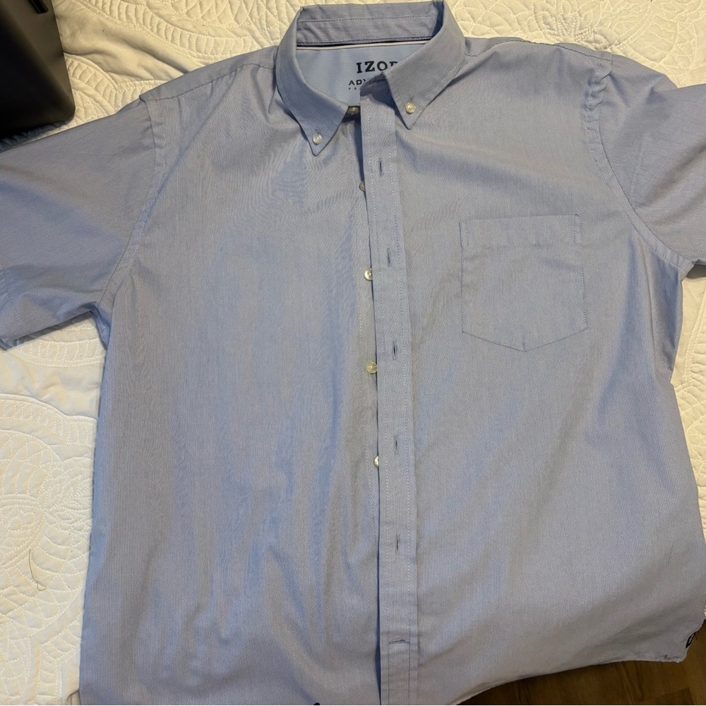 Izod Men's Light Blue Casual Button Down Shirt.  Like new condition.